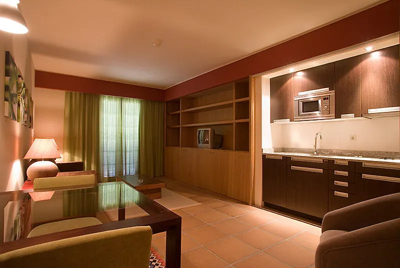 Apartamentos Turisticos Atlantida Funchal  Aparthotel