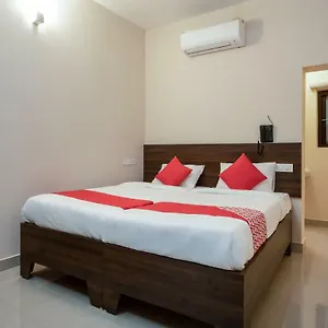 oyo-30543-la-mer-inn.kerala-hotels.net/